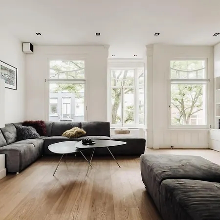 Beautiful And Elegant 4 Bedroom Daire